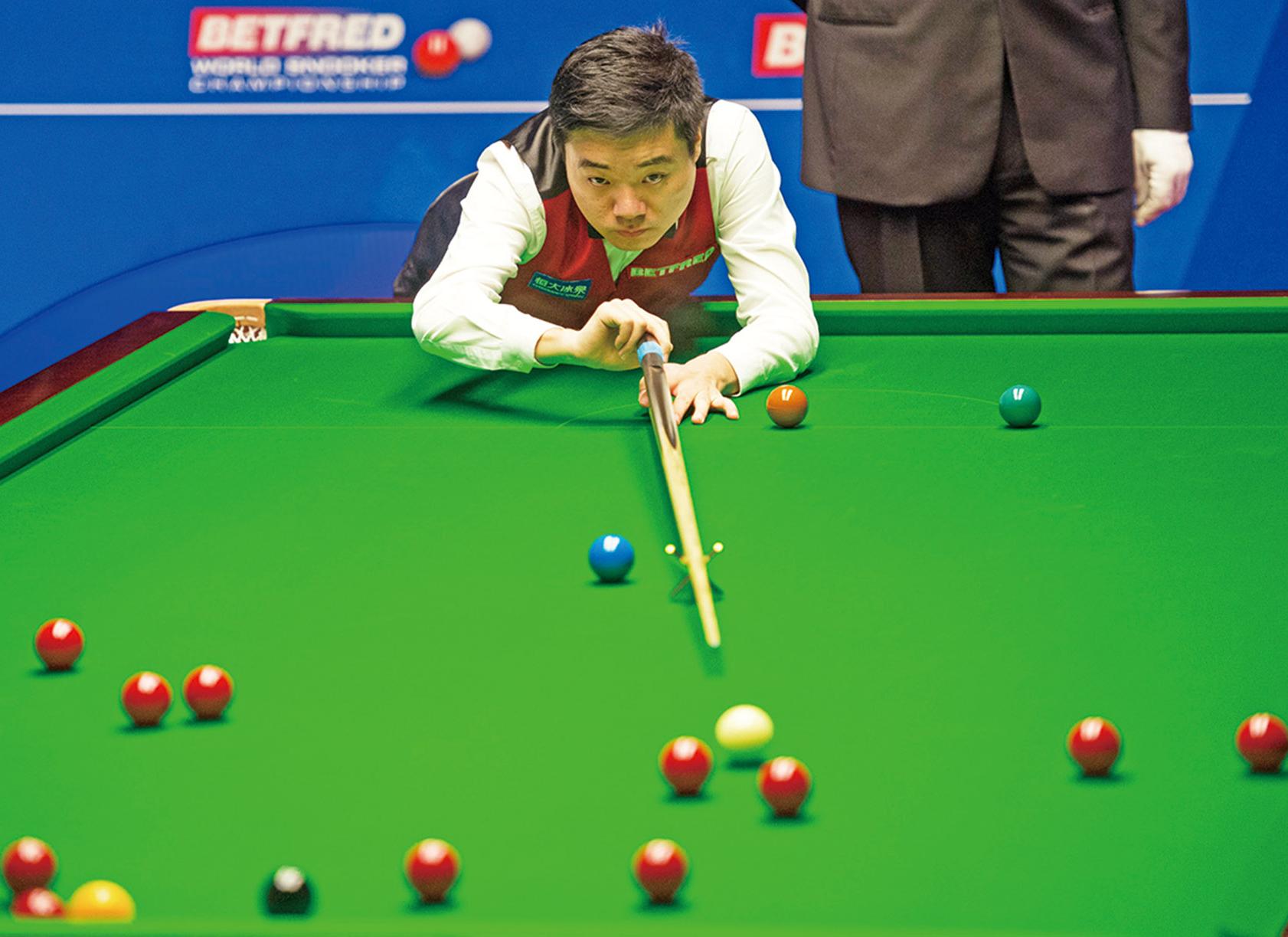 赛中的一个 赛中的一个