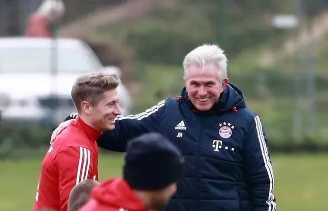 门将的脚下 门将的脚下